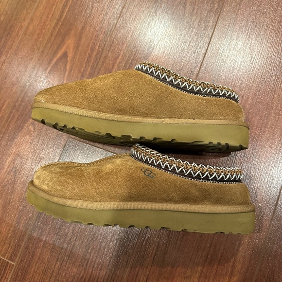 Tasman Ugg Slippers - Picture 2 of 4